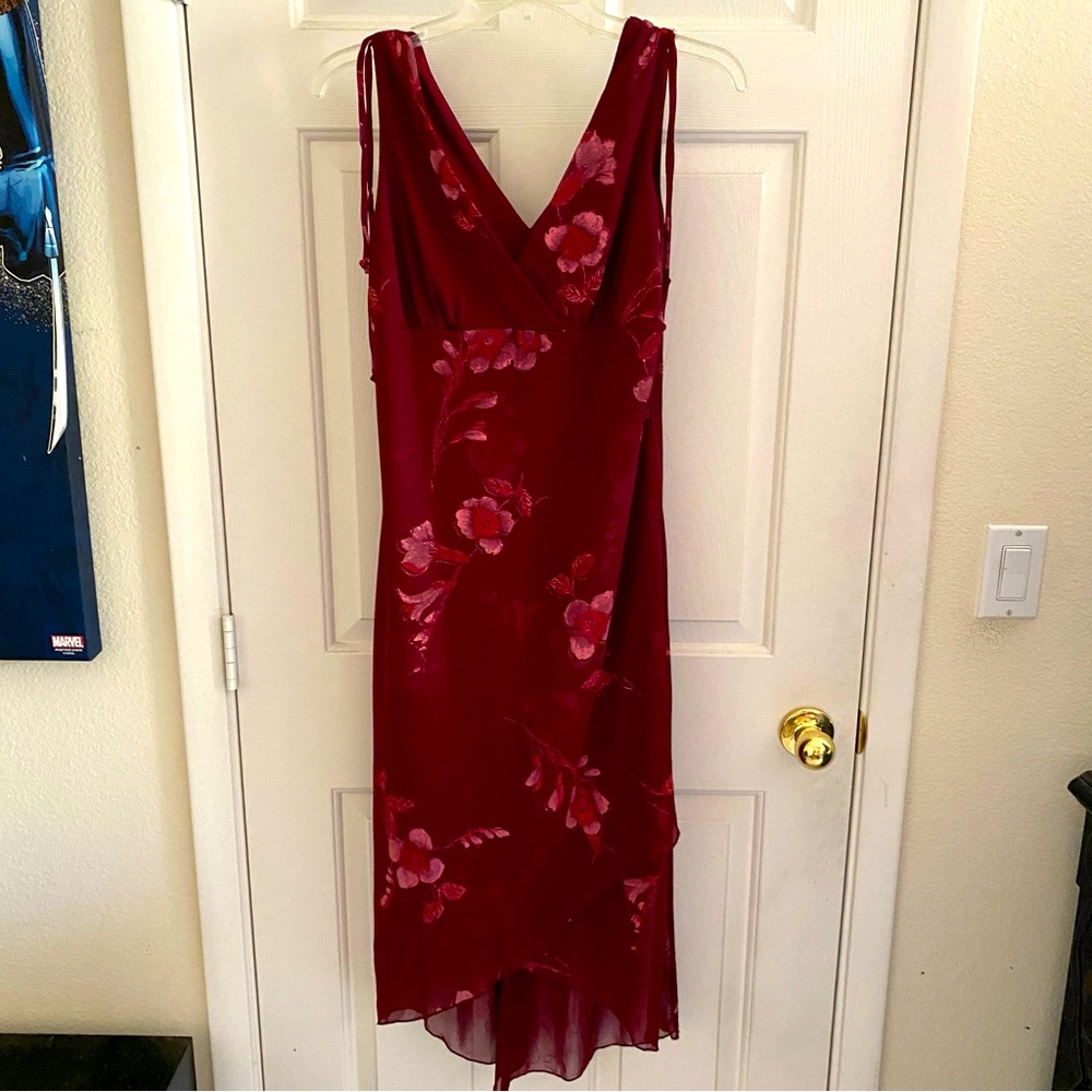 Ruby Rox Red Sleeveless V-Neck Sheath Dress - Picture 1 of 2